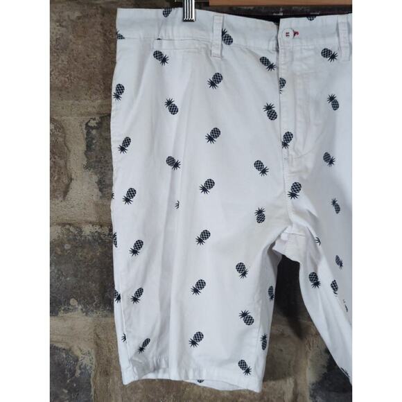Beverly Hills Polo Club Shorts Men's 38‎ White Blue Pineapple Print Cruise - Picture 4 of 14